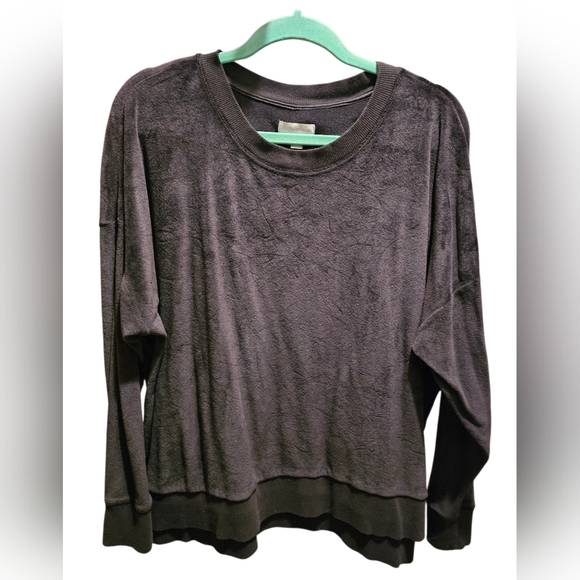 Secret Treasures Tops - Secret Treasures Black Long Sleeve Sweatshirt, XL